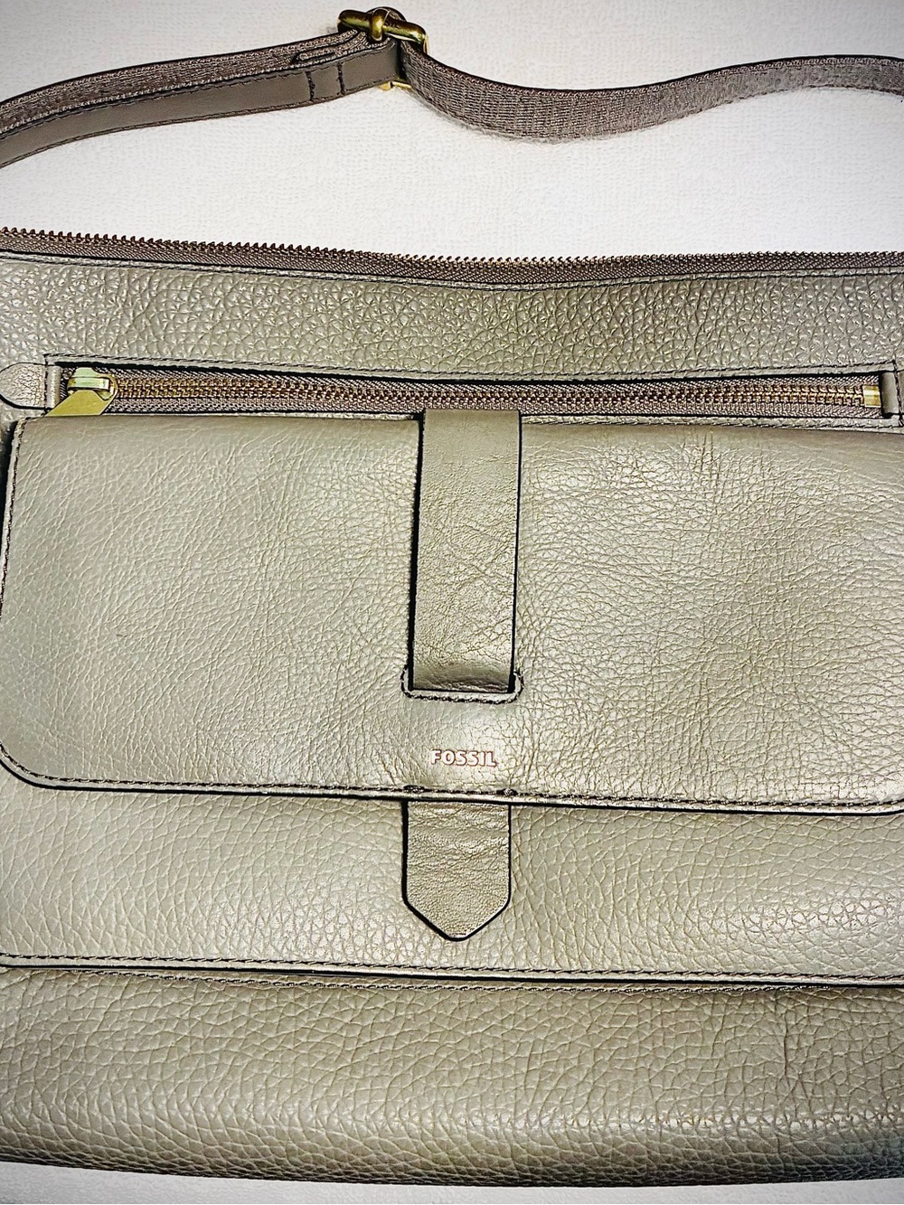 Fossil Women's Leather Crossbody Bag, grey pebble, magnetic snap